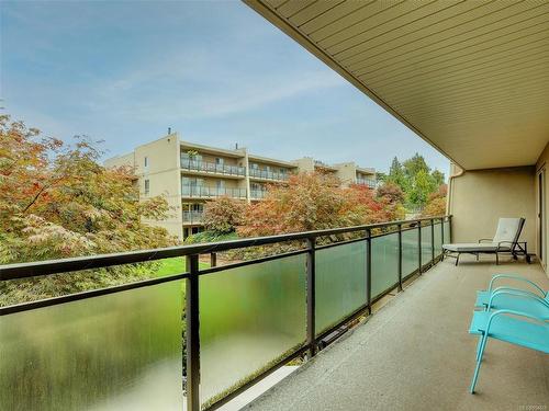 205-1419 Stadacona Ave, Victoria, BC - Outdoor With Balcony With Exterior