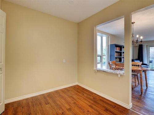 205-1419 Stadacona Ave, Victoria, BC - Indoor Photo Showing Other Room