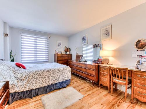 Master bedroom - 51 Rue Dépatie, Laval (Sainte-Rose), QC - Indoor Photo Showing Bedroom