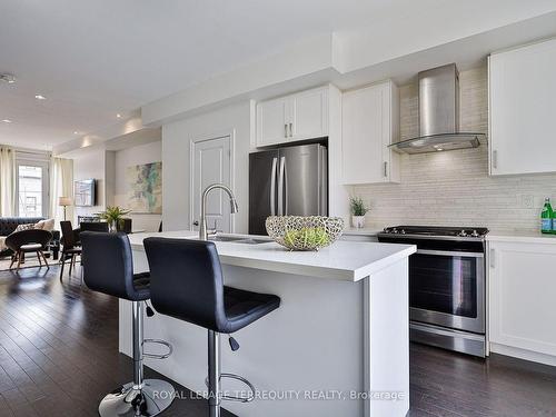 67 Edward Norton Cres, Toronto, ON - Indoor Photo Showing Kitchen With Upgraded Kitchen