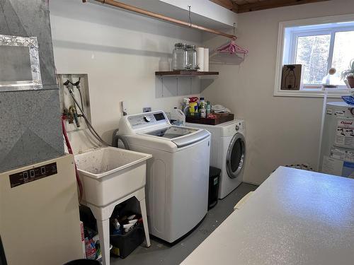 52 Steedman Drive, Marathon, ON - Indoor Photo Showing Laundry Room