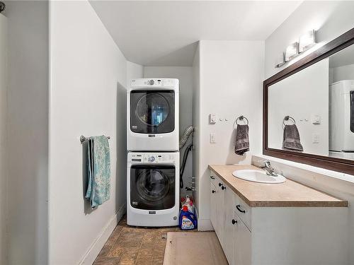 2282 Church Hill Dr, Sooke, BC - Indoor Photo Showing Laundry Room