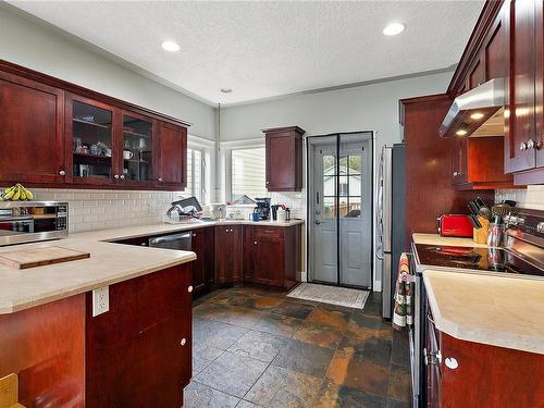 2282 Church Hill Dr, Sooke, BC - Indoor Photo Showing Kitchen With Double Sink