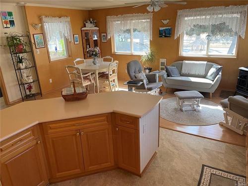 7059 Beaver Creek Rd, Port Alberni, BC - Indoor Photo Showing Living Room