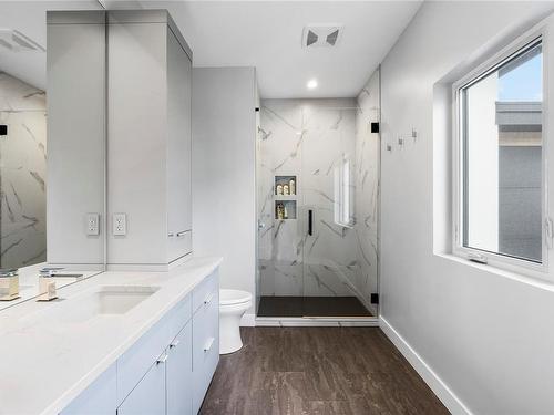 7545 Copley Ridge Dr, Lantzville, BC - Indoor Photo Showing Bathroom