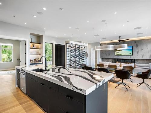 7545 Copley Ridge Dr, Lantzville, BC - Indoor Photo Showing Kitchen With Upgraded Kitchen