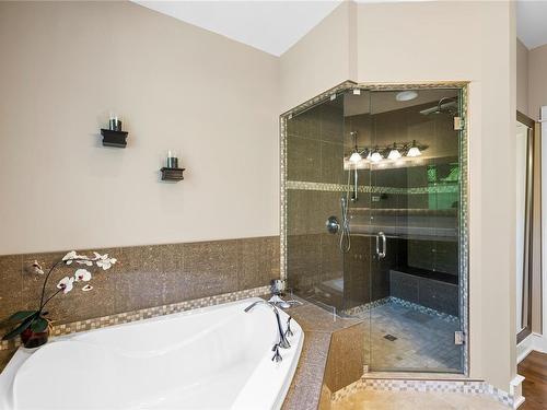 1119 Coldwater Rd, Parksville, BC - Indoor Photo Showing Bathroom