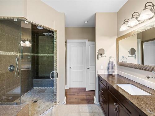 1119 Coldwater Rd, Parksville, BC - Indoor Photo Showing Laundry Room