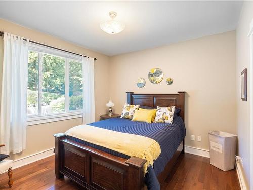 1119 Coldwater Rd, Parksville, BC - Indoor Photo Showing Laundry Room