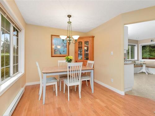 3614 Watson Ave, Cobble Hill, BC - Indoor Photo Showing Dining Room