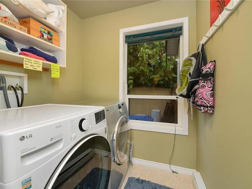 3614 Watson Ave, Cobble Hill, BC - Indoor Photo Showing Laundry Room