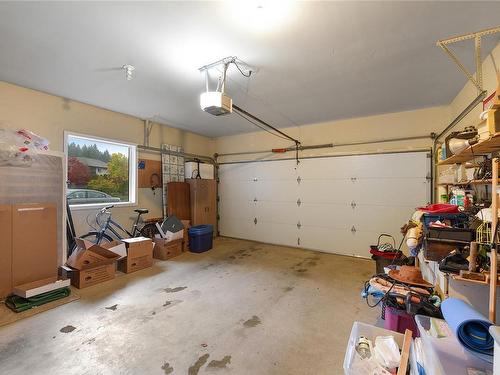 3614 Watson Ave, Cobble Hill, BC - Indoor Photo Showing Garage