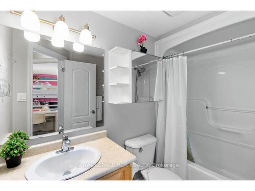 387 Rintoul Cres, Shelburne, ON - Indoor Photo Showing Bathroom