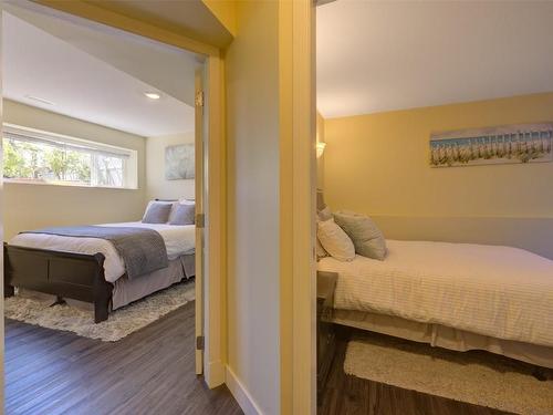 4244 Beach Avenue, Peachland, BC - Indoor Photo Showing Bedroom