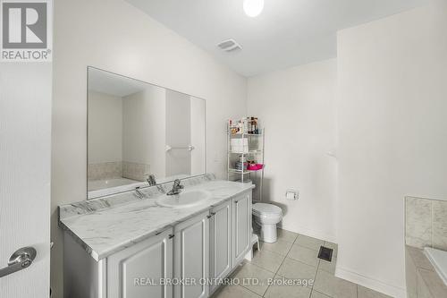 1223 Jim Brewster Circ, Oshawa, ON - Indoor Photo Showing Bathroom