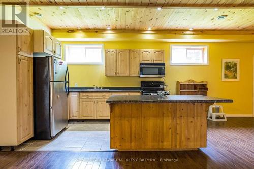 6333 County 121 Rd, Minden Hills, ON - Indoor Photo Showing Kitchen