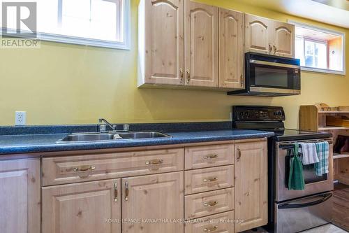 6333 County 121 Rd, Minden Hills, ON - Indoor Photo Showing Kitchen With Double Sink