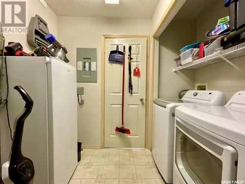 202 2930 Arens Road, Regina, SK - Indoor Photo Showing Laundry Room