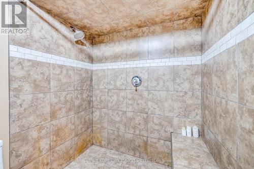 30 Eastvale Place, Hamilton, ON - Indoor Photo Showing Bathroom
