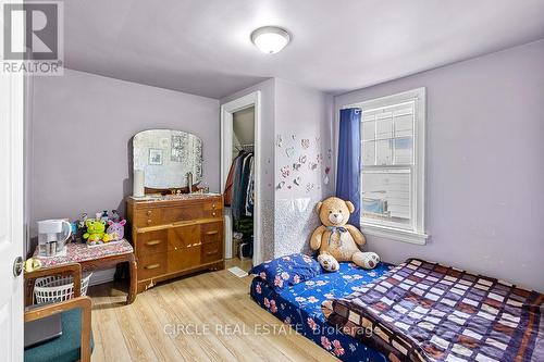 4639 Simcoe St, Niagara Falls, ON - Indoor Photo Showing Bedroom