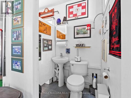 14 Lakeshore Road, Fort Erie, ON - Indoor Photo Showing Bathroom