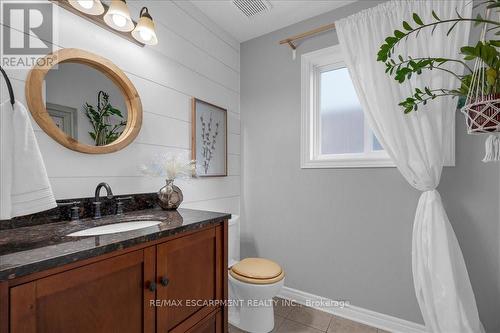 98 Summers Drive, Thorold, ON - Indoor Photo Showing Bathroom