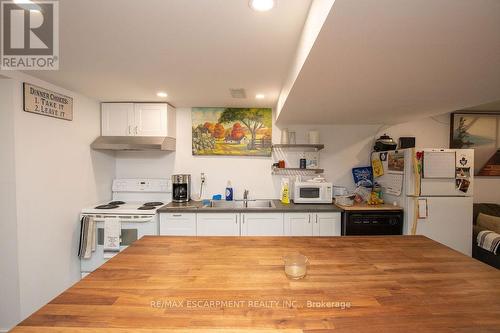 212 Sheridan St, Brantford, ON - Indoor Photo Showing Kitchen