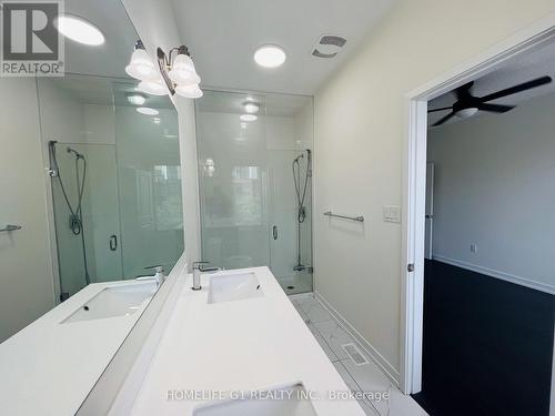 209 Sabina Drive, Oakville, ON - Indoor Photo Showing Bathroom