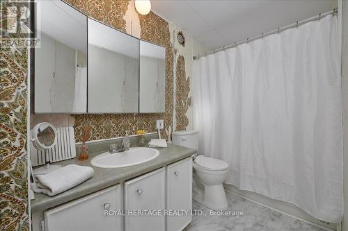 3 Green Glade Crt W, Innisfil, ON - Indoor Photo Showing Bathroom