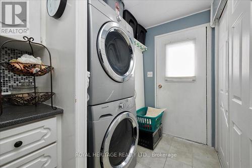 3 Green Glade Crt W, Innisfil, ON - Indoor Photo Showing Laundry Room