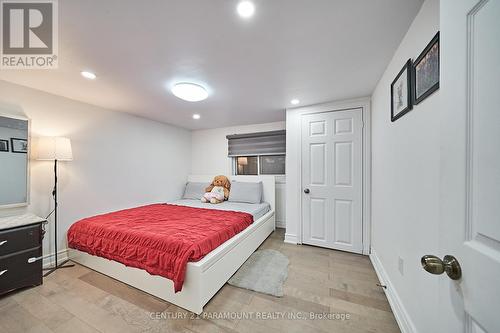 15 Knights Rd, Oshawa, ON - Indoor Photo Showing Bedroom