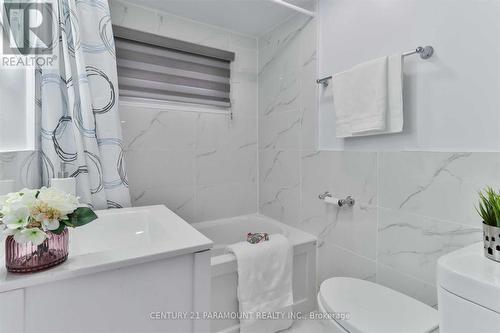 15 Knights Rd, Oshawa, ON - Indoor Photo Showing Bathroom