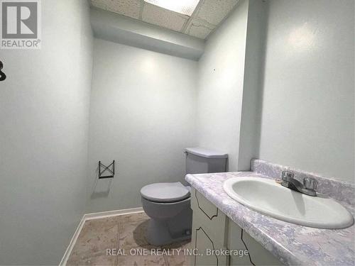 17 Valleycrest Avenue, Markham, ON - Indoor Photo Showing Bathroom