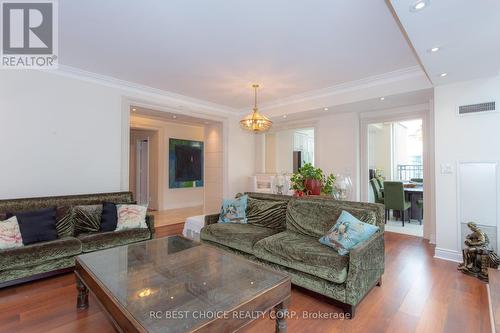 805 - 38 William Carson Crescent, Toronto, ON - Indoor Photo Showing Living Room