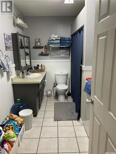 461 Mistusinne Crescent, Mistusinne, SK - Indoor Photo Showing Bathroom