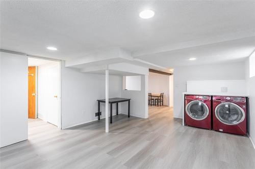 40 Samuel Road|Unit #2, Hamilton, ON - Indoor Photo Showing Laundry Room