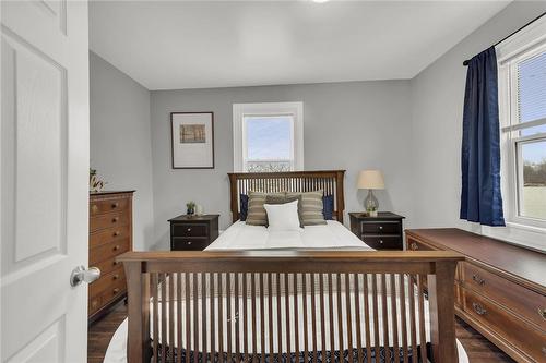 898 Port Maitland Road, Port Maitland, ON - Indoor Photo Showing Bedroom