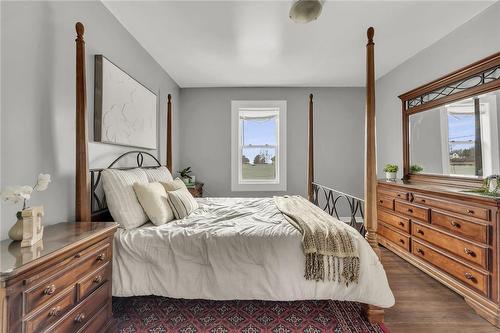 898 Port Maitland Road, Port Maitland, ON - Indoor Photo Showing Bedroom