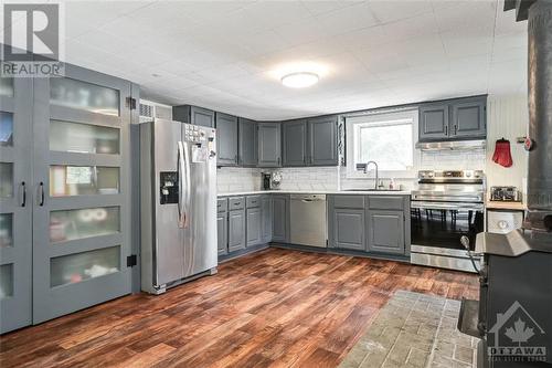 201 Jack Street, Kemptville, ON - Indoor Photo Showing Kitchen With Upgraded Kitchen