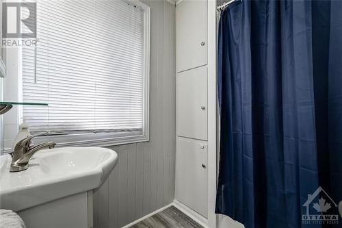 201 Jack Street, Kemptville, ON - Indoor Photo Showing Bathroom