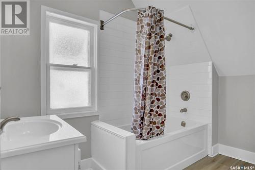 2859 Retallack Street, Regina, SK - Indoor Photo Showing Bathroom