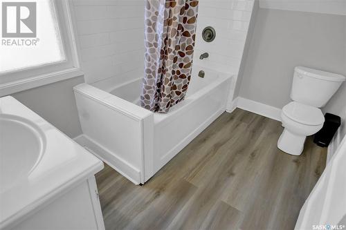 2859 Retallack Street, Regina, SK - Indoor Photo Showing Bathroom
