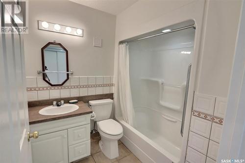 401 2501 1St Avenue W, Prince Albert, SK - Indoor Photo Showing Bathroom
