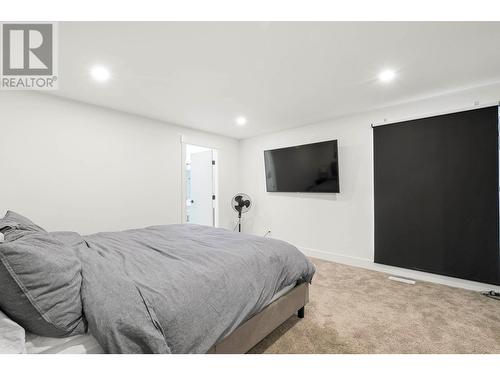 2506 Hillsborough Place, Kelowna, BC - Indoor Photo Showing Bedroom