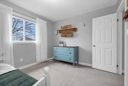 98 Summers Drive, Thorold, ON - Indoor Photo Showing Bedroom