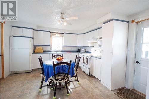 222 Theriault, Sainte-Anne-De-Madawaska, NB - Indoor Photo Showing Kitchen