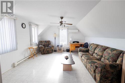 222 Theriault, Sainte-Anne-De-Madawaska, NB - Indoor Photo Showing Living Room