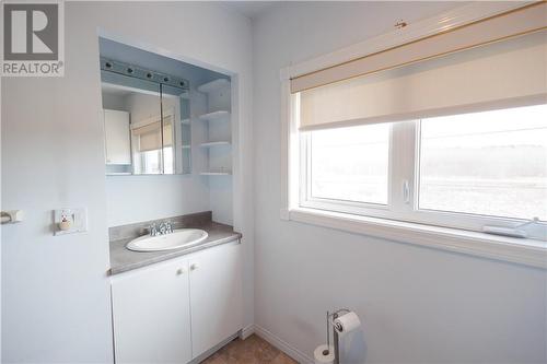 222 Theriault, Sainte-Anne-De-Madawaska, NB - Indoor Photo Showing Bathroom