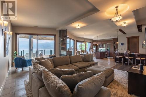2104 Randall Street, Summerland, BC - Indoor Photo Showing Living Room
