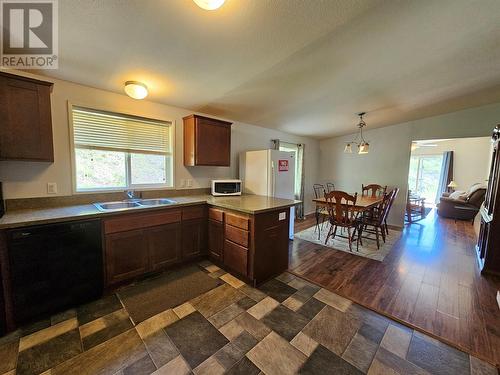 7882 Highway 29S Highway, Chetwynd, BC - Indoor Photo Showing Kitchen With Double Sink